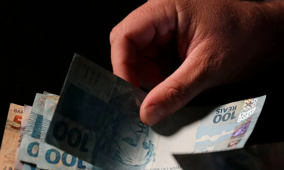 Último lote do abono salarial do ano-base 2024 começa a ser pago nesta segunda-feira