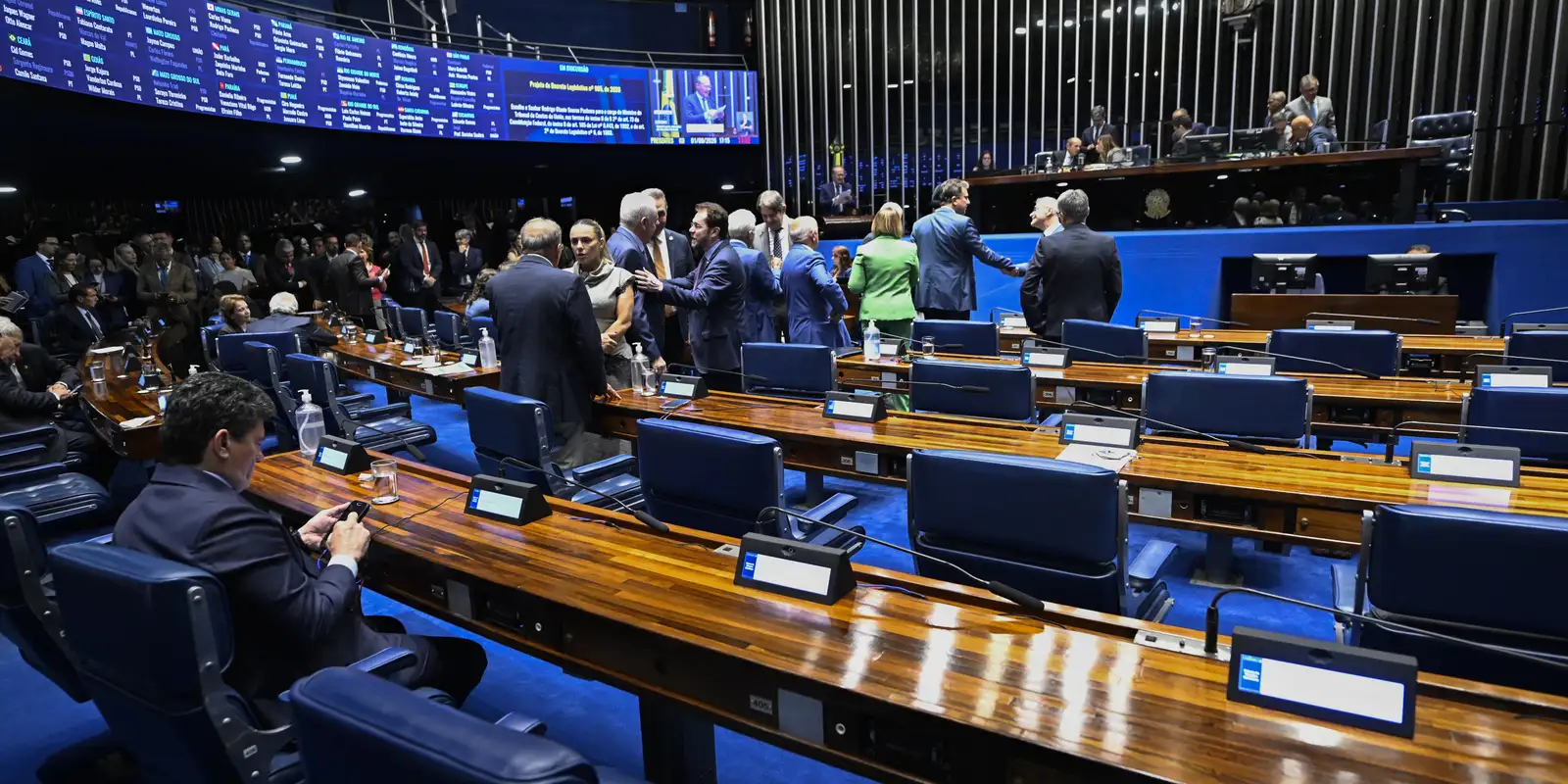 Articulação no Senado busca ritmo acelerado para votar fim da escala 6x1