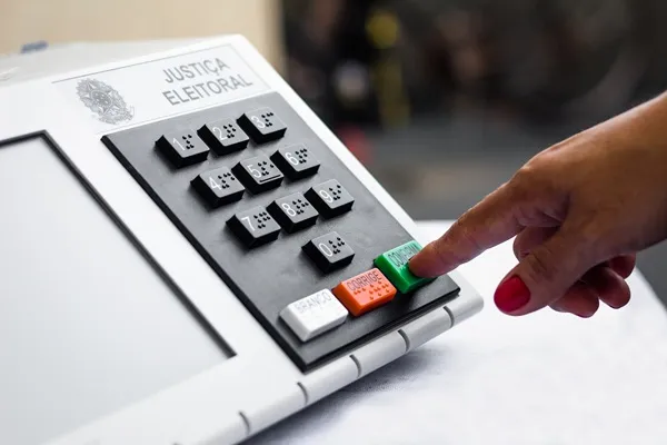 Propaganda eleitoral nas ruas e na internet está liberada desde 16 de agosto