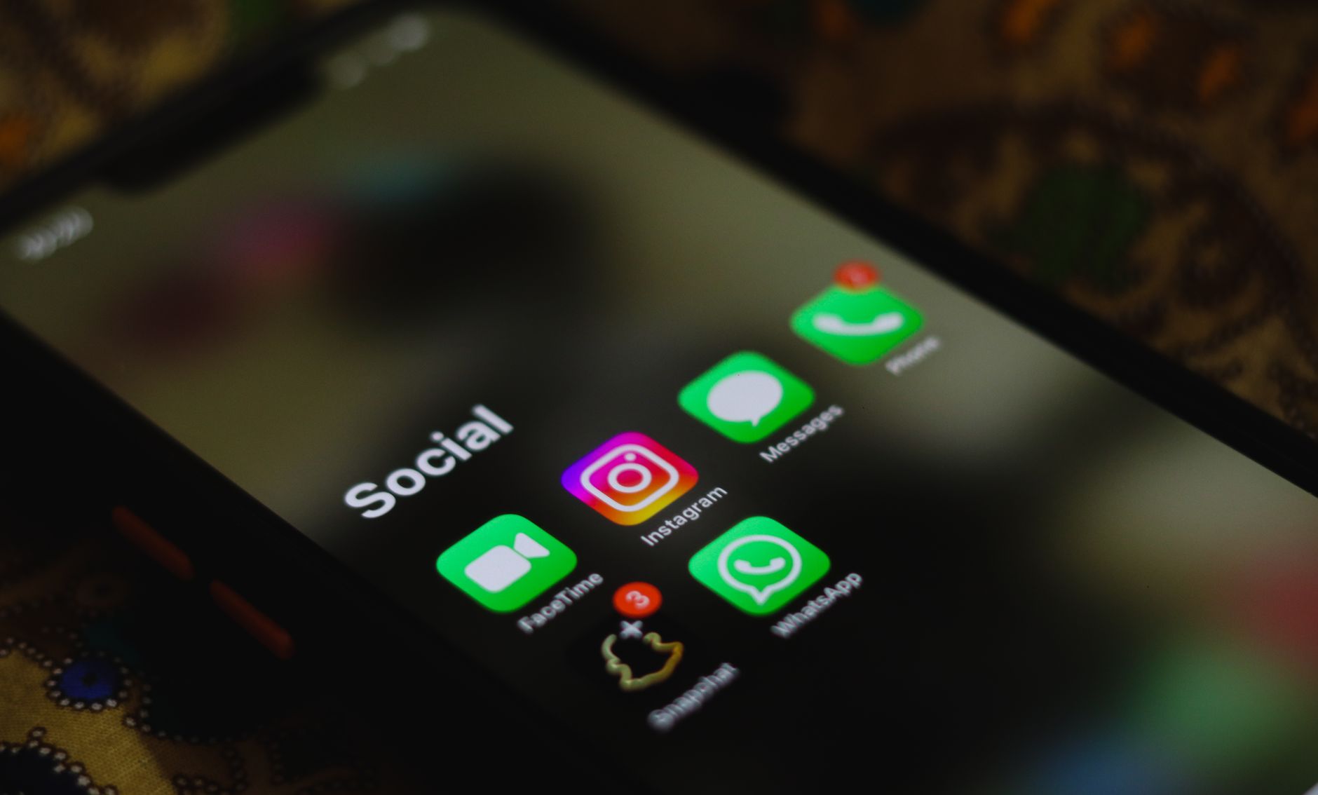 Curso gratuito capacita mil criadores de conteudo pelo celular