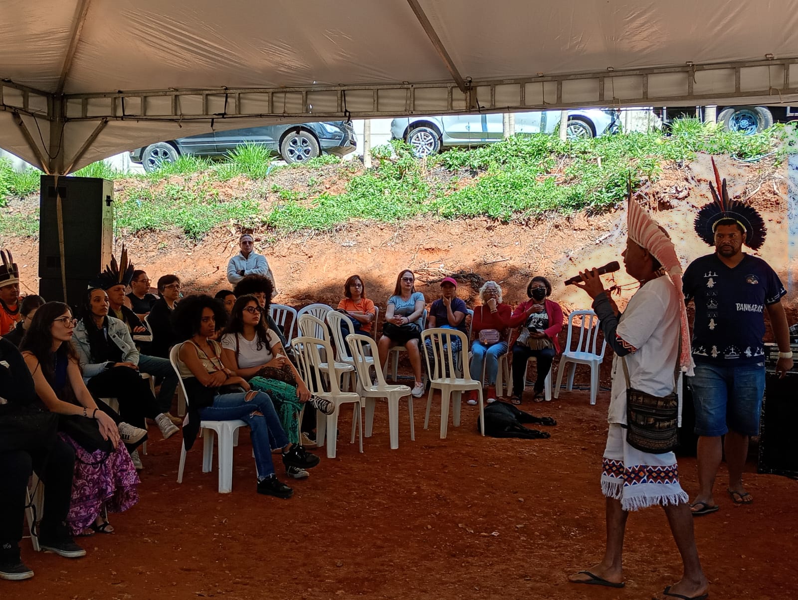 Educação municipal debate diversidade no Teatro Adamastor