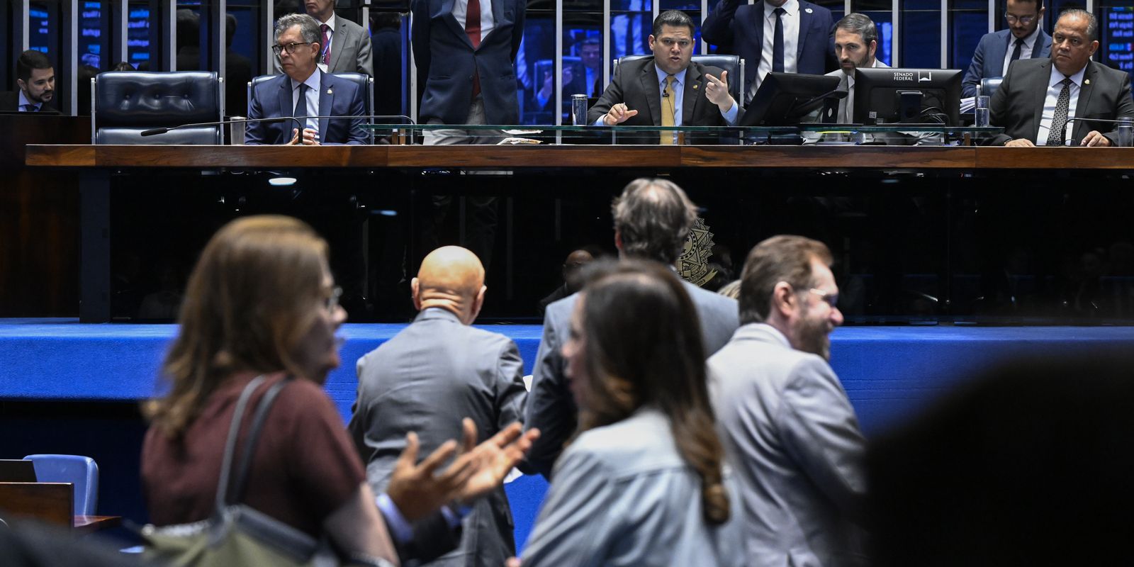Fim da escala 6x1 no Senado fica para depois das urnas