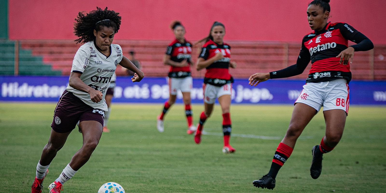 Flamengo sai na frente no Brasileirão Feminino