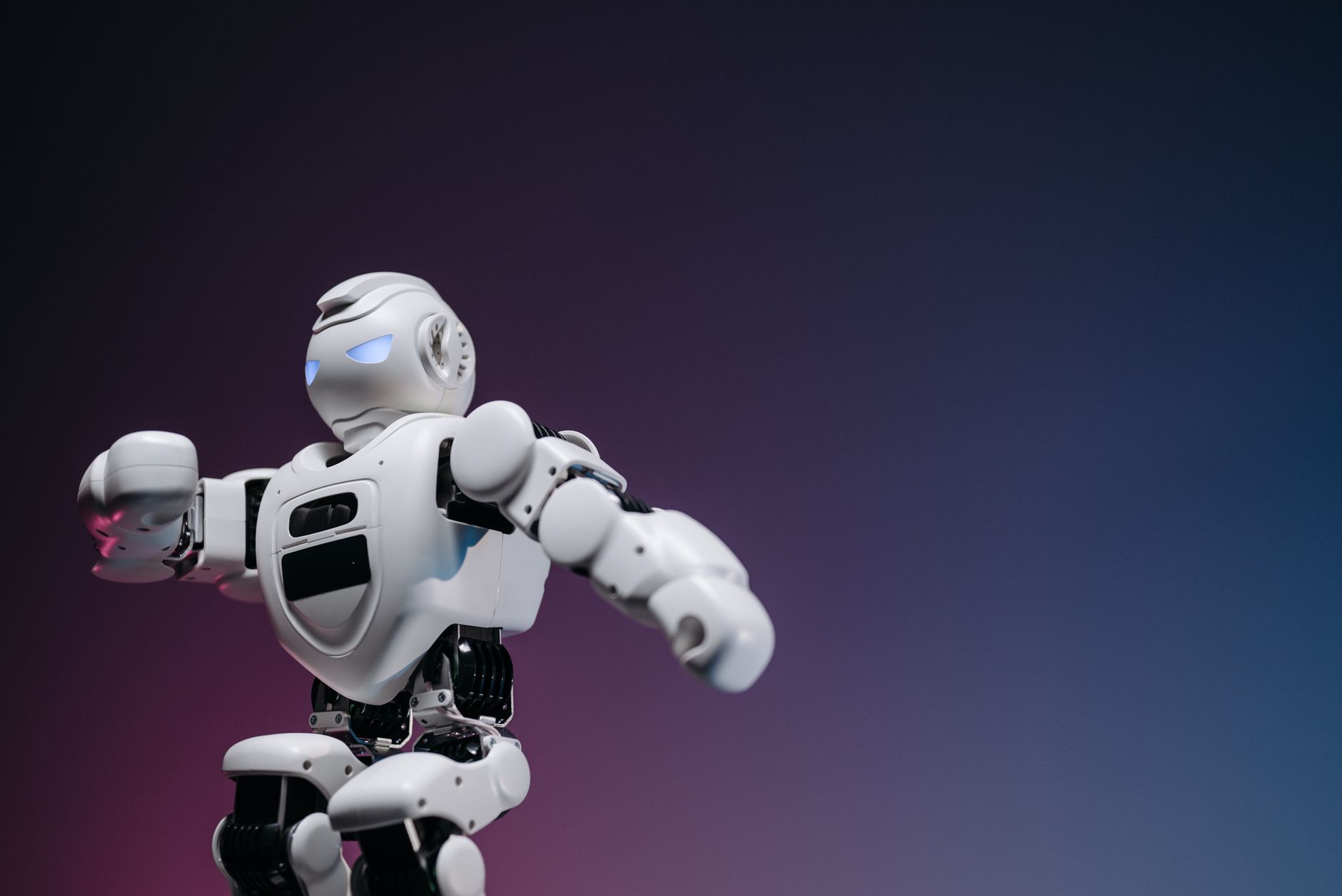 Inteligência artificial automatiza atendimento educacional e dobra conversões