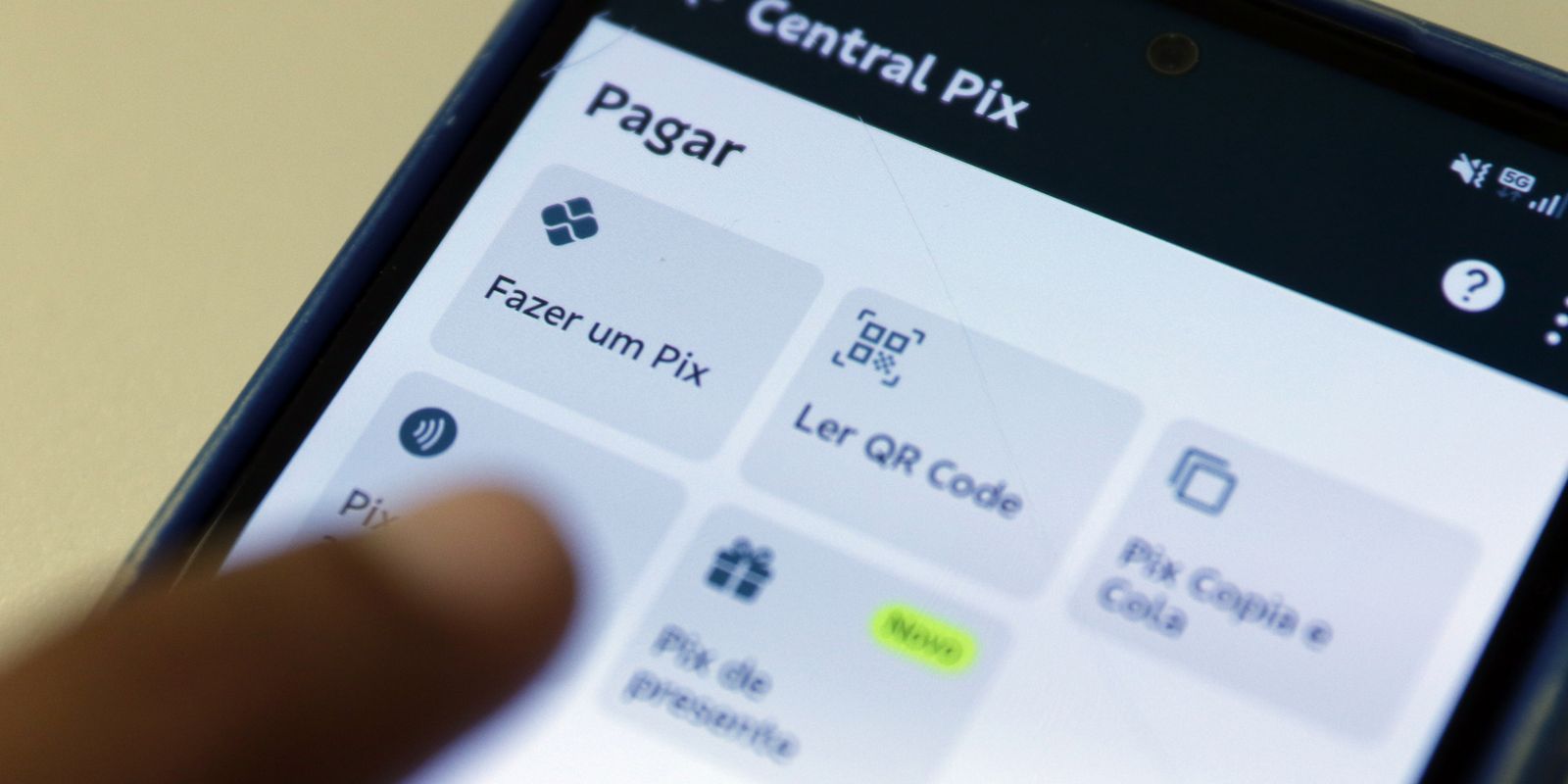 Pix sai do ar em pleno domingo e deixa consumidores na mão