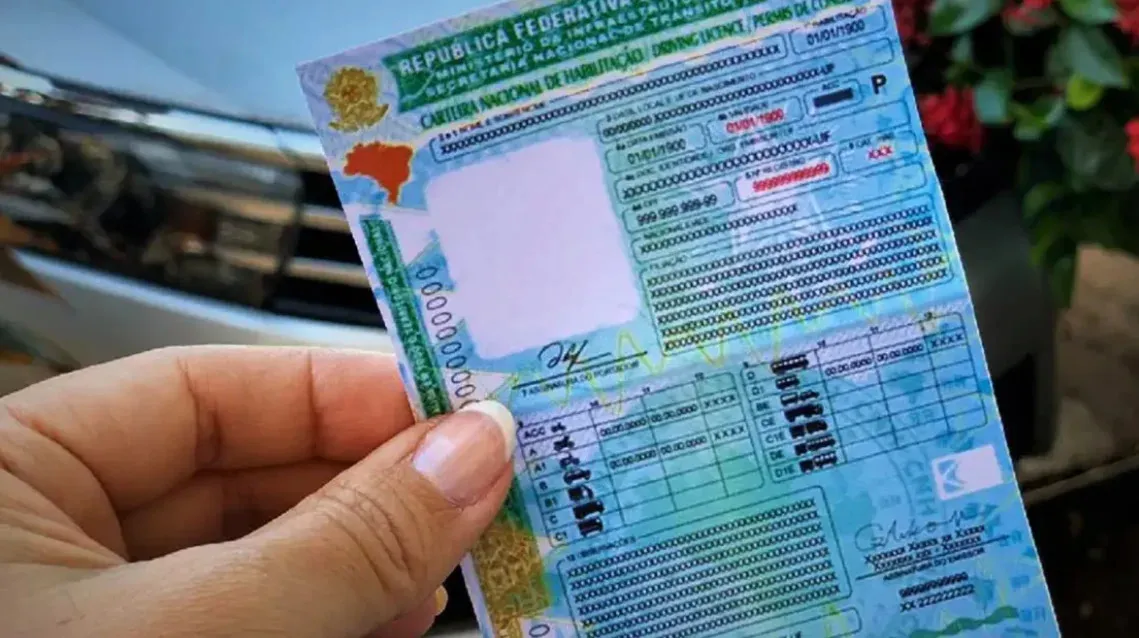 No primeiro ano de carteira, infração grave pode cancelar o documento