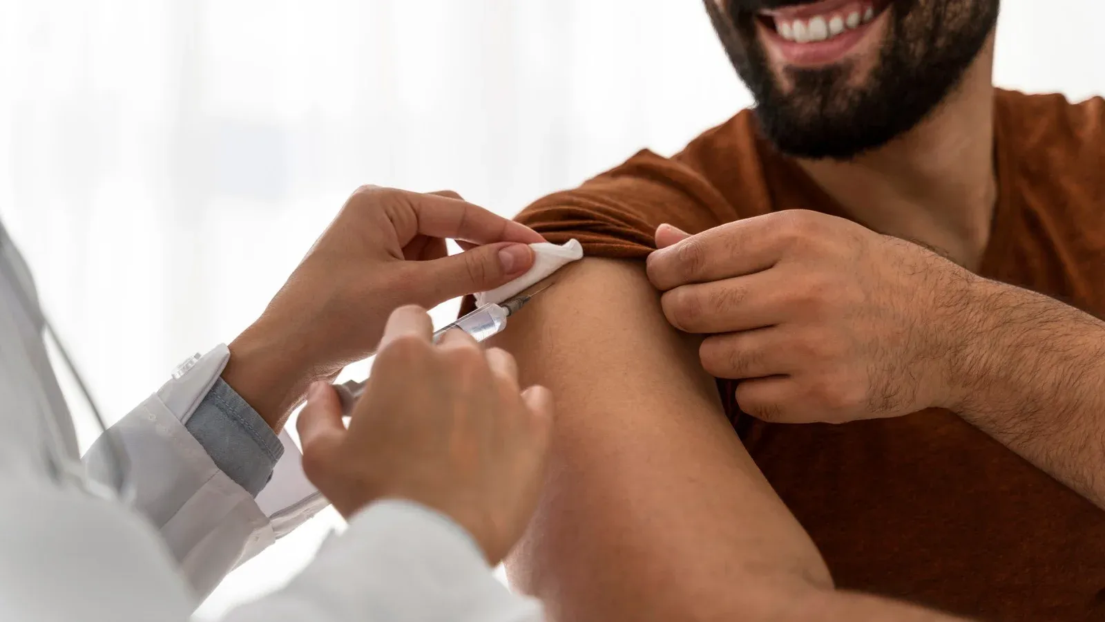 Tríplice viral protege contra sarampo, caxumba e rubéola