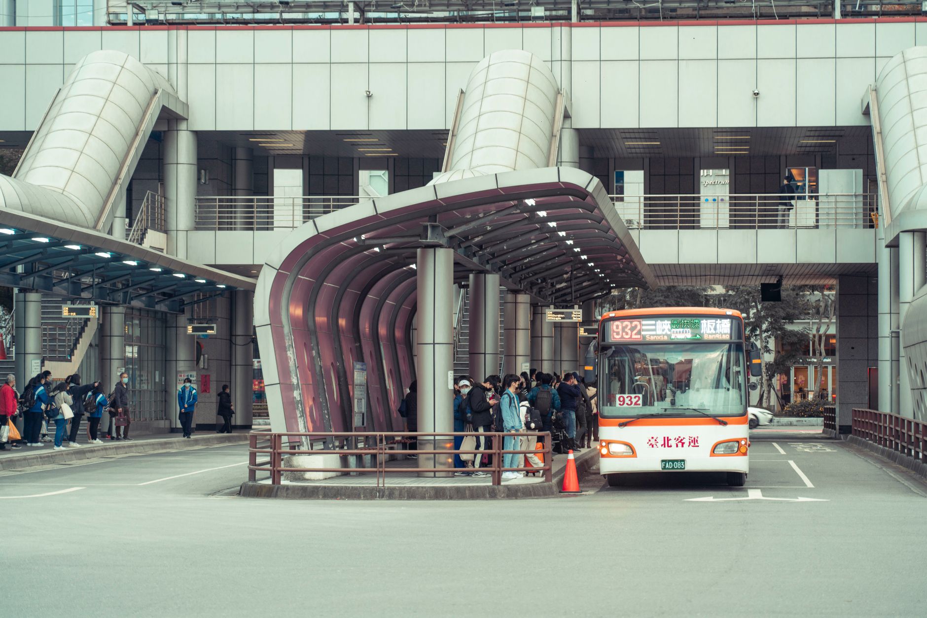 Planejamento digital e tecnologia mudam rotina de passageiros de ônibus