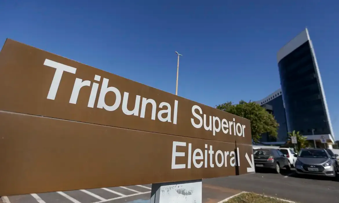 Pedido de voto em trânsito pode ser feito pelo site do TSE ou em cartório eleitoral