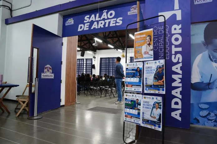 Vagas de logística foram oferecidas no Centro Adamastor