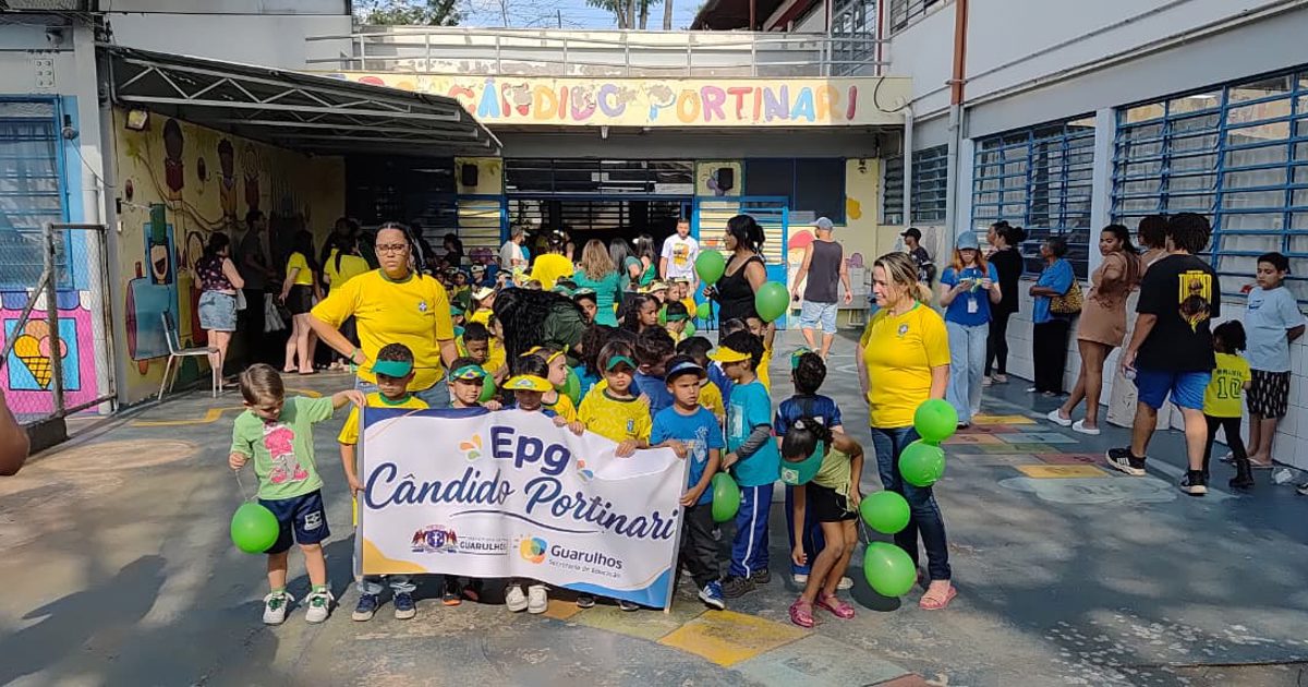 Alunos da rede municipal agitam Guarulhos na Semana da Pátria