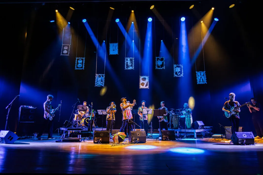 "Armoriano" celebra os 15 anos da Orquestra Multicultural Brasílica