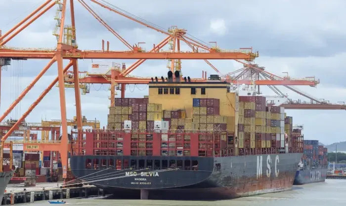 Exportações de soja e petróleo impulsionaram o superávit de julho
