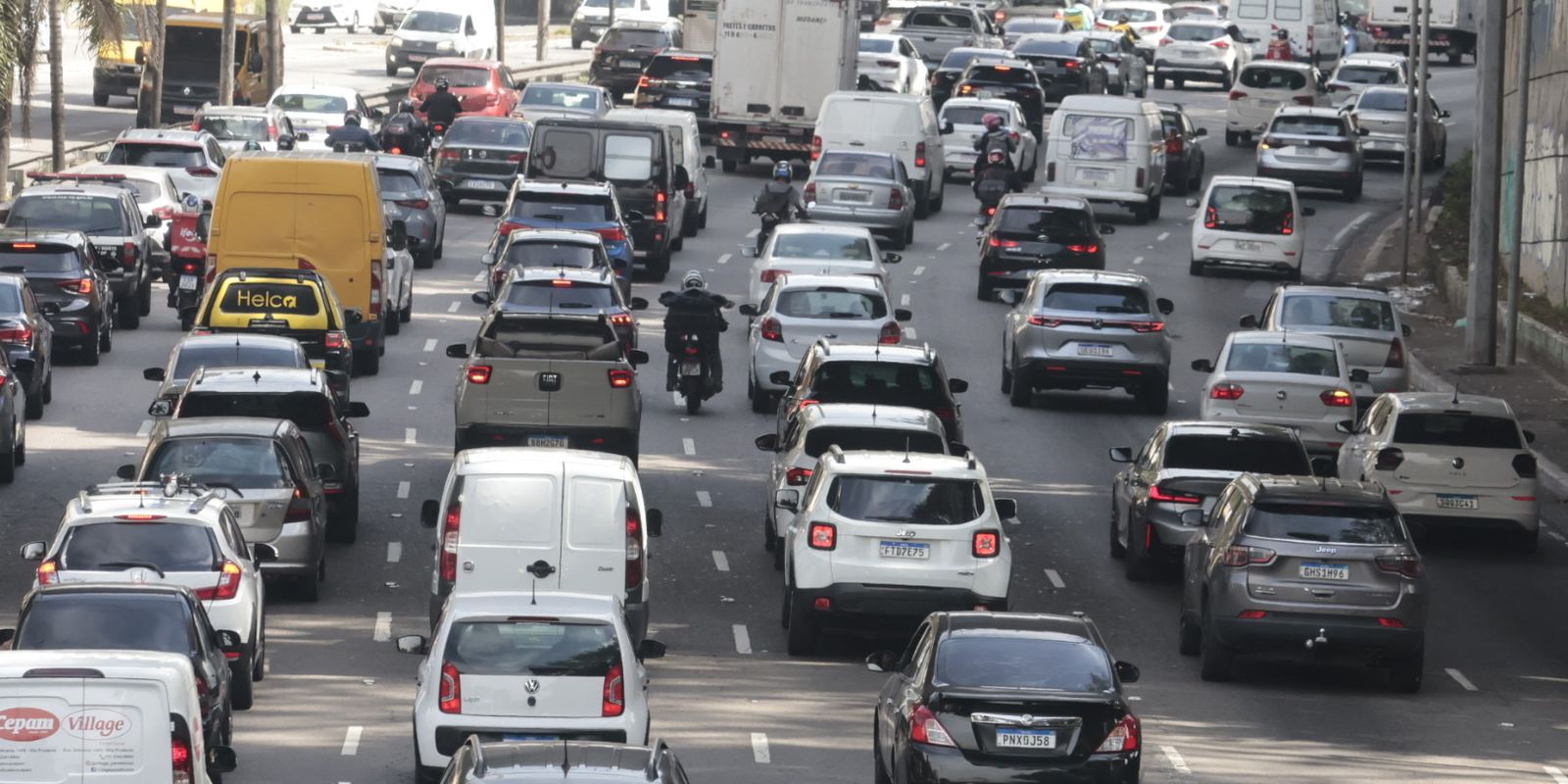 CNH do Brasil dispara 216% e alivia bolso de motoristas