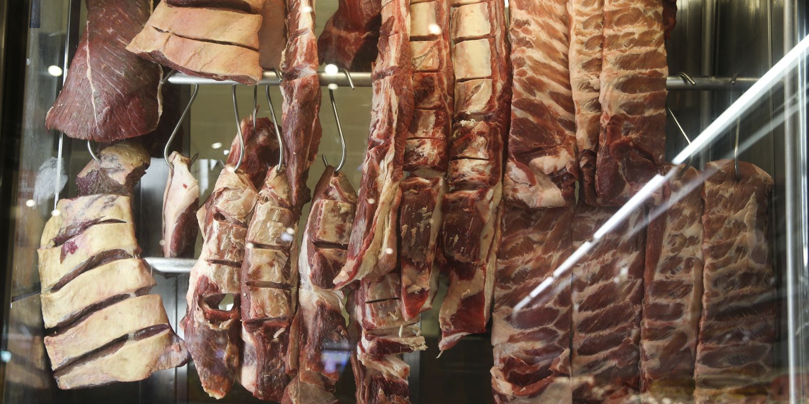 Exportação de carne bovina do Brasil despenca 27,1% em agosto