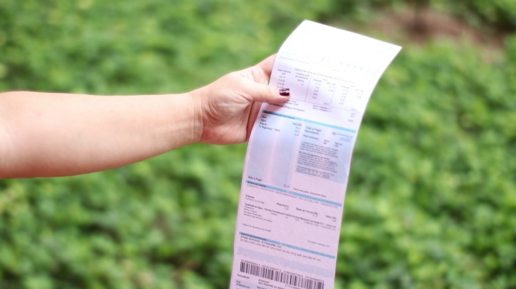 Falsas regras do CadÚnico bloqueiam desconto de 78% na água