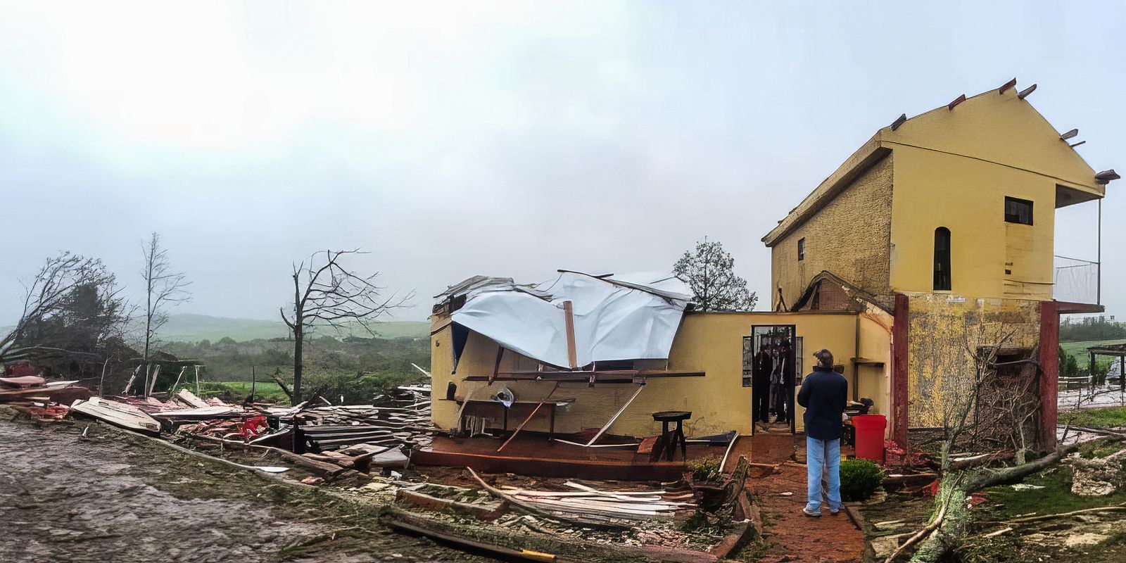 Inmet emite alerta vermelho para ciclone no Sul