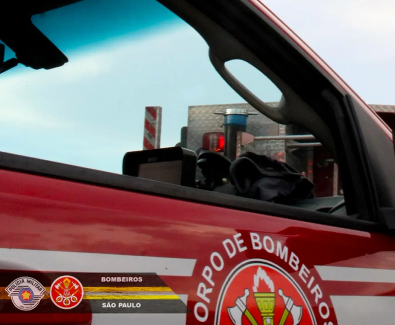 Corpo de Bombeiros mobilizou cinco viaturas para combater as chamas