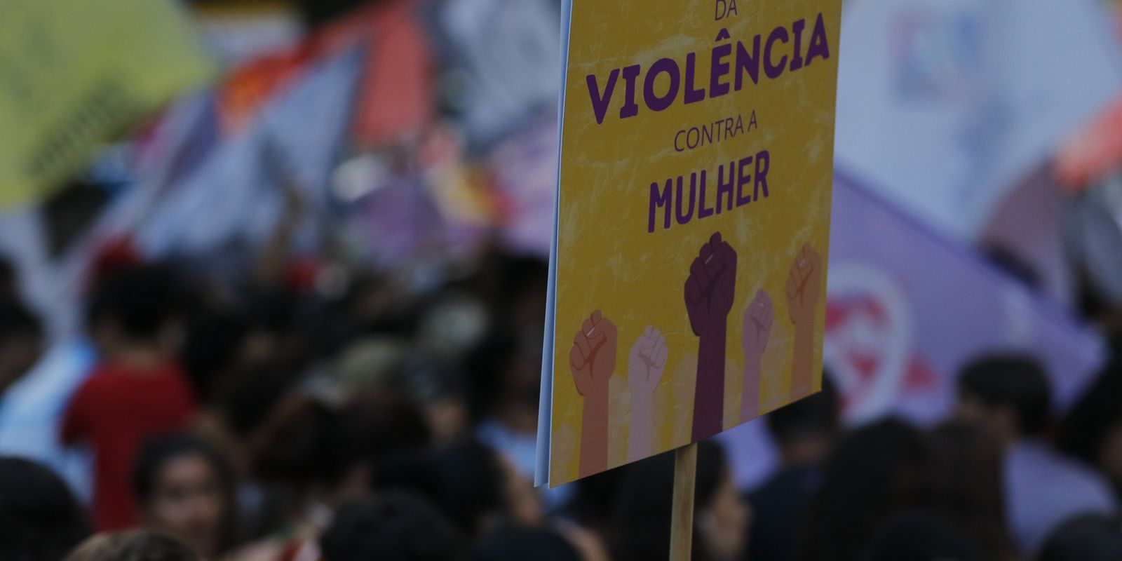 Plataformas digitais têm 15 dias para detalhar canais de denúncia