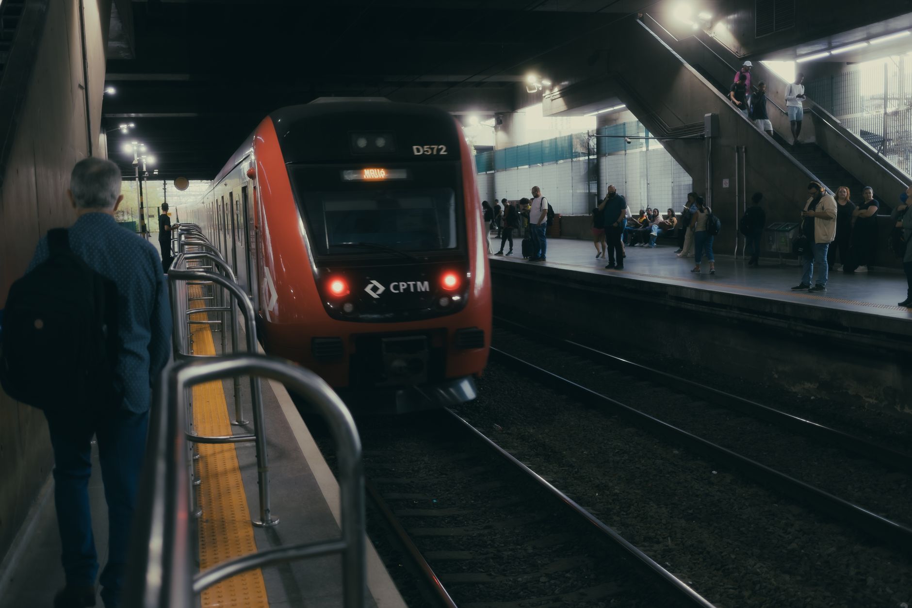 Protesto afeta circulação de trens na Linha 12-Safira da CPTM