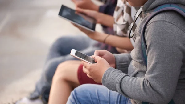 Roubo de celular em SP despenca 20,5% e atinge mínimo histórico