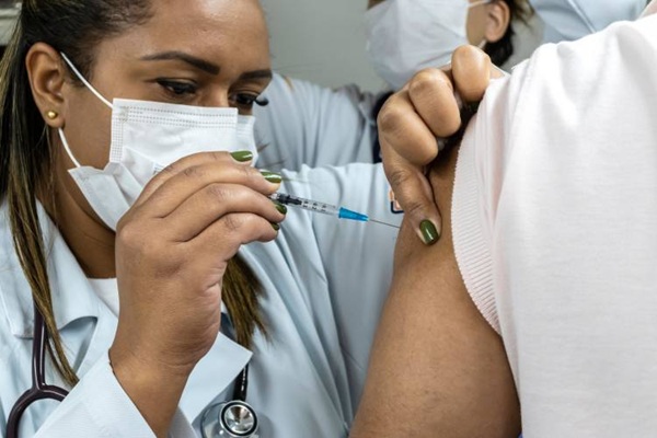 Sarampo atinge 30 casos em SP e Guarulhos aplica dose extra
