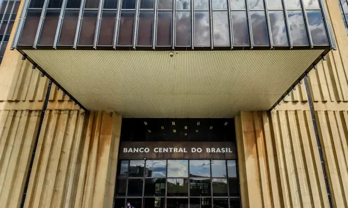 Quarto corte consecutivo leva a taxa básica de juros a 14% ao ano